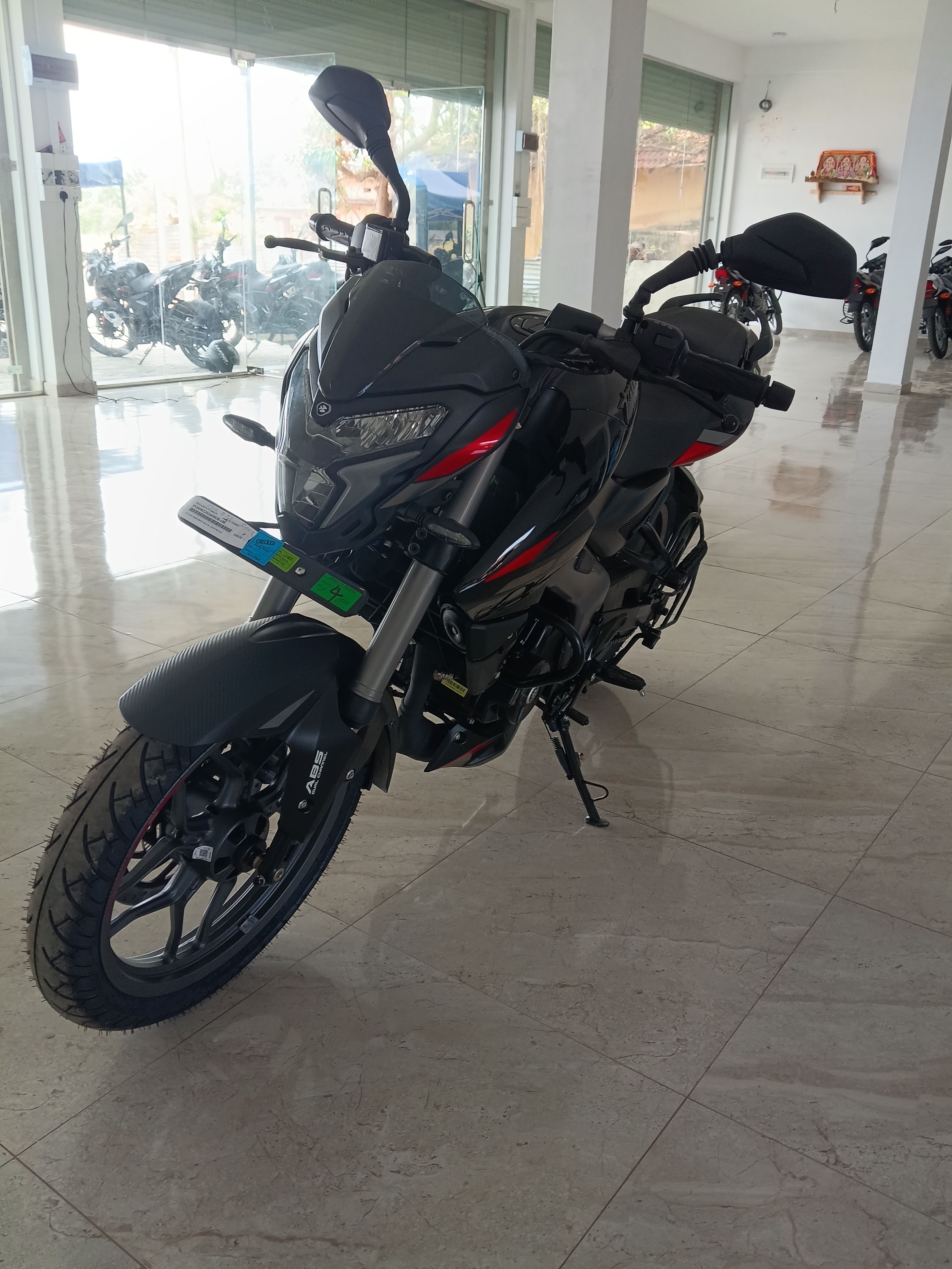 Bajaj Ns 200