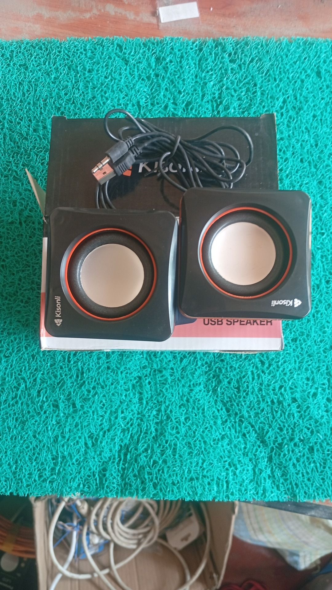 Multimedia speaker