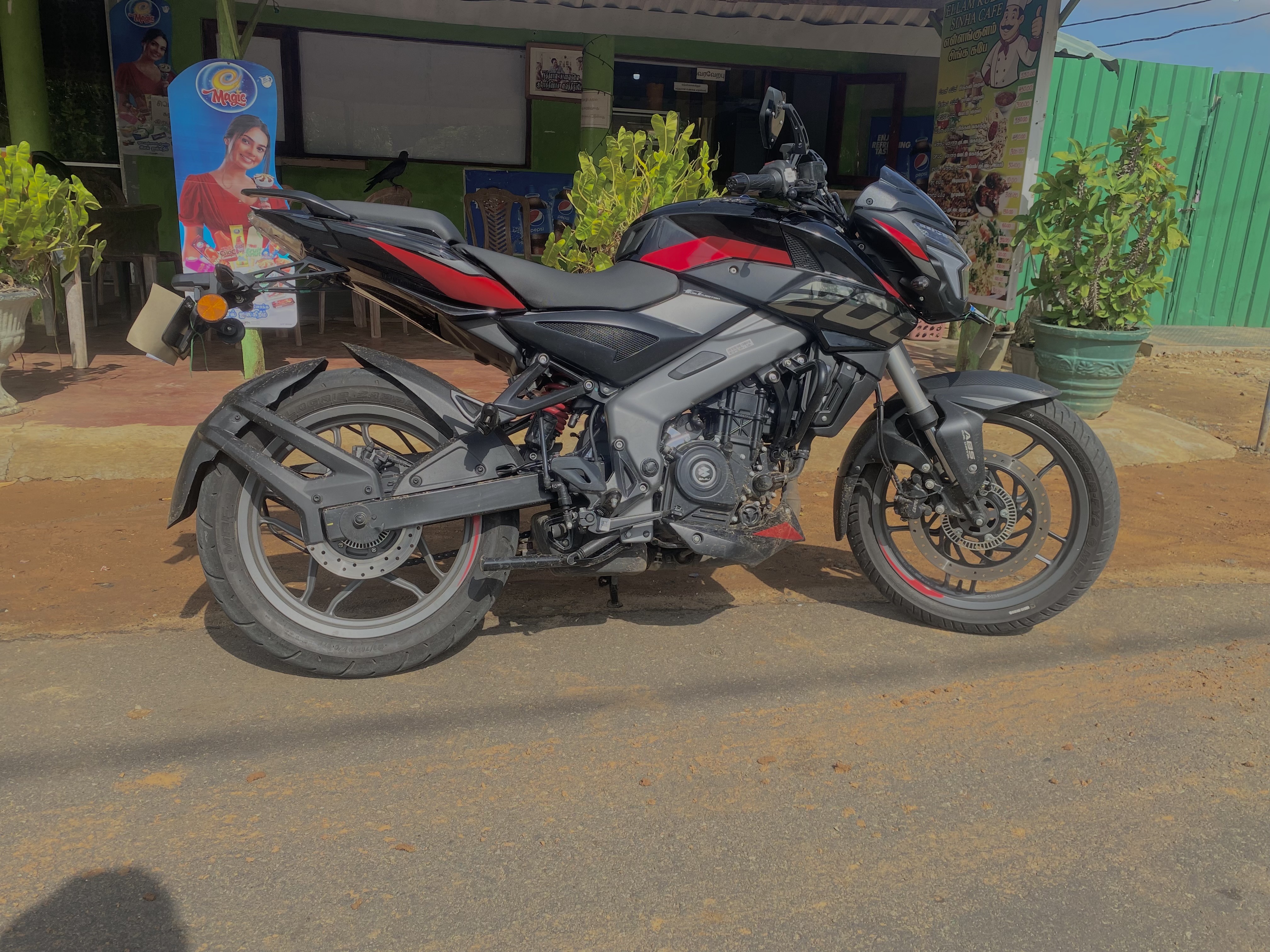 Ns 200